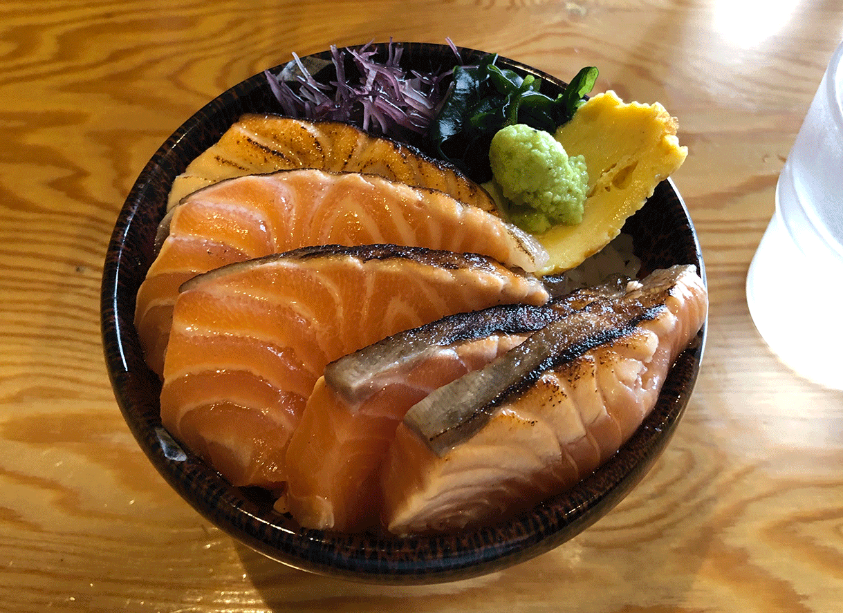 サーモン丼