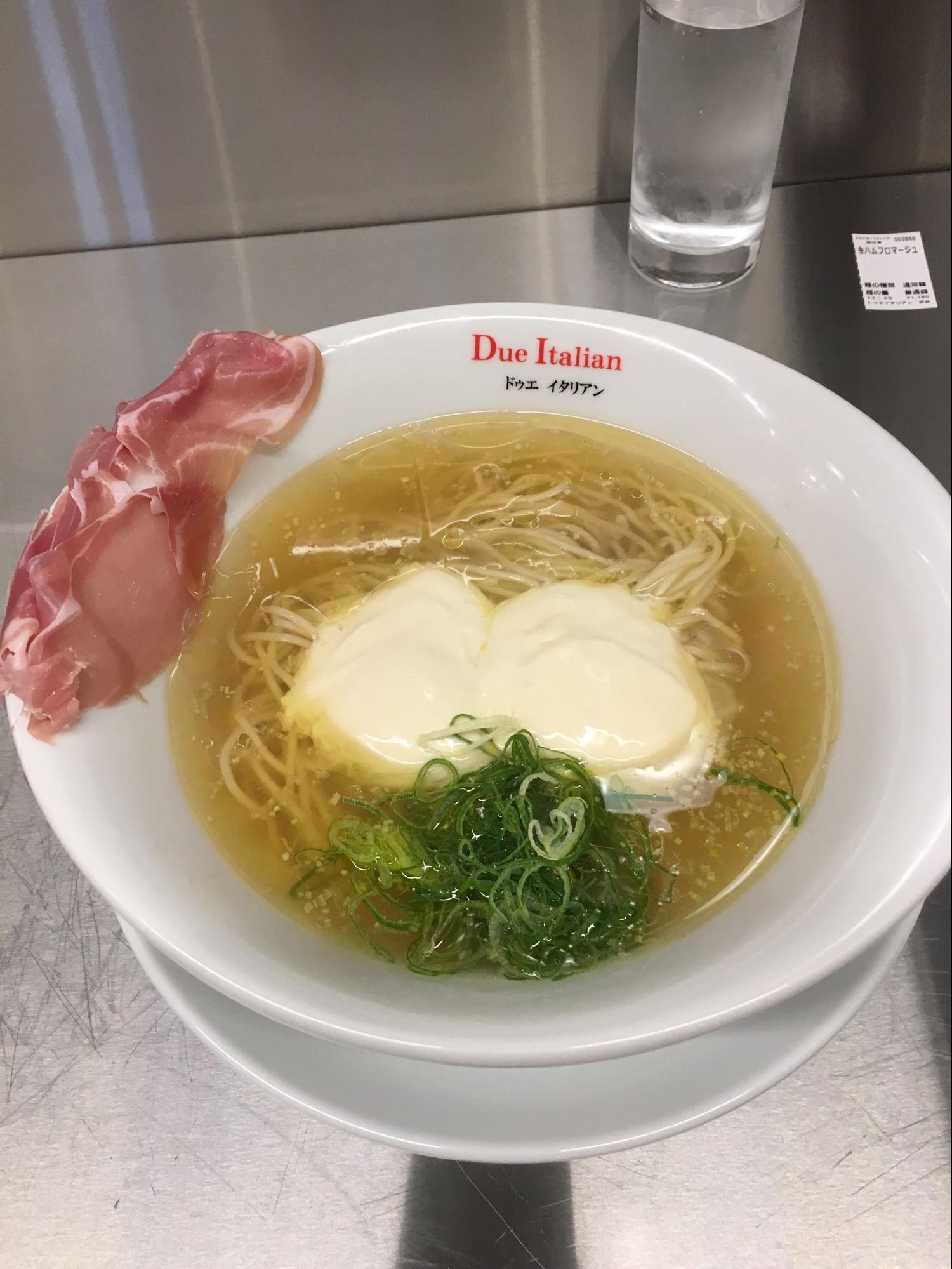 Due Italianのラーメン